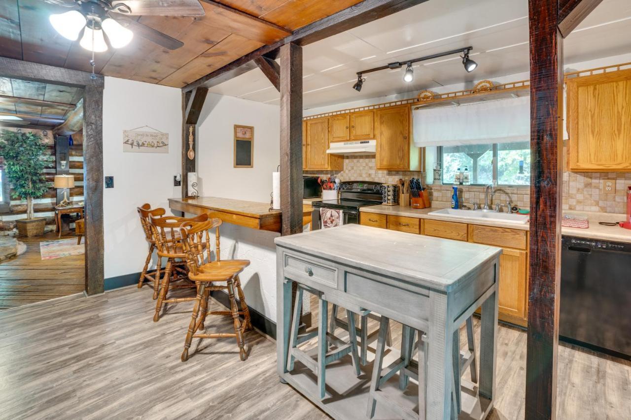 Willa French Lick Getaway With Deck, Grill And Fire Pit! Zewnętrze zdjęcie